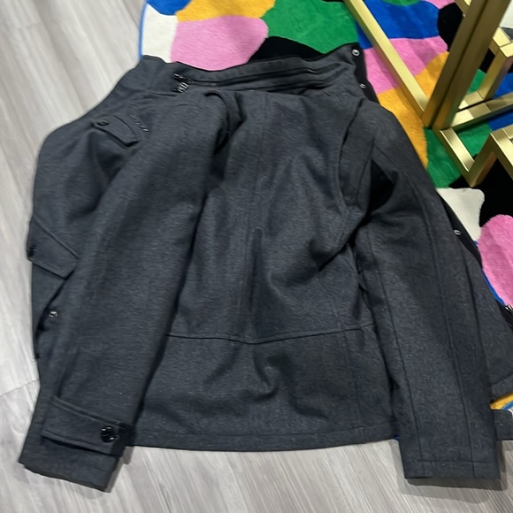 Gently used winter coat for men 100% authentic very warm and fancy - Picture 10 of 11